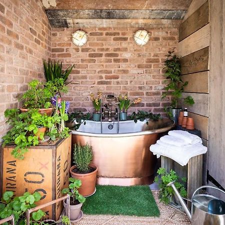 The Walled Garden At Cheshire Boutique Bathhouse Nantwich Bagian luar foto