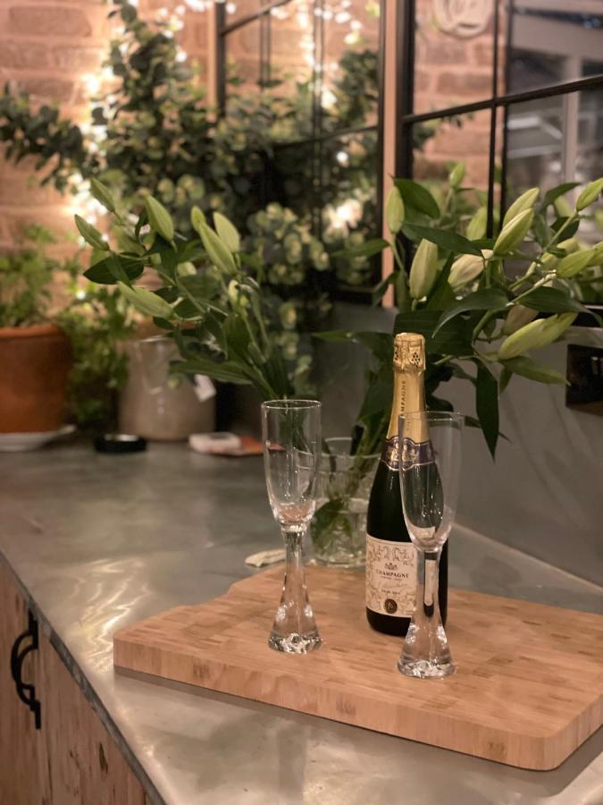 The Walled Garden At Cheshire Boutique Bathhouse Nantwich Bagian luar foto
