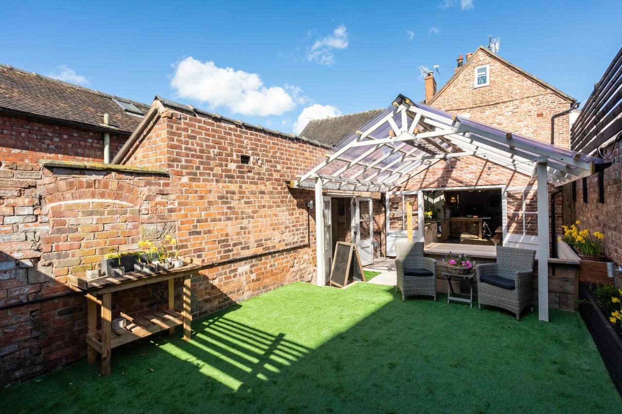 The Walled Garden At Cheshire Boutique Bathhouse Nantwich Bagian luar foto