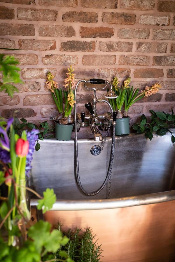 The Walled Garden At Cheshire Boutique Bathhouse Nantwich Bagian luar foto