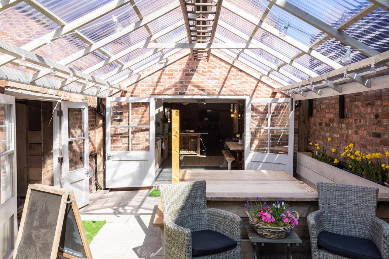 The Walled Garden At Cheshire Boutique Bathhouse Nantwich Bagian luar foto
