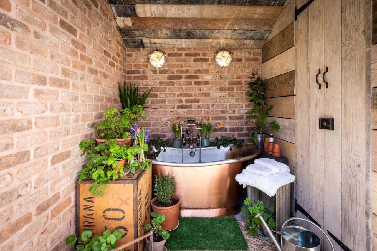 The Walled Garden At Cheshire Boutique Bathhouse Nantwich Bagian luar foto