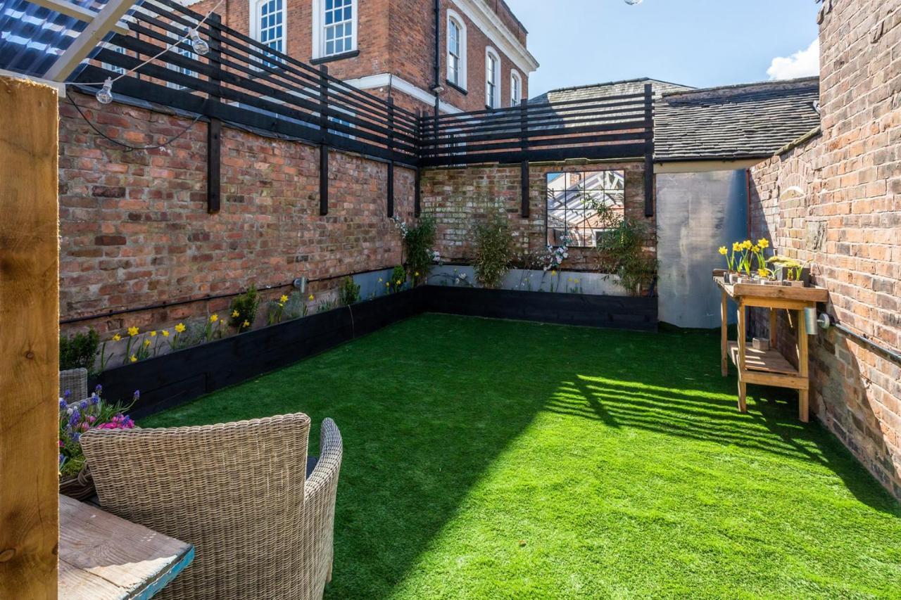 The Walled Garden At Cheshire Boutique Bathhouse Nantwich Bagian luar foto